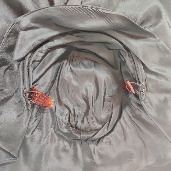 1920s Brimmed Cloche Hat w/ Faille Taffeta, Antique Hat Socialite Style Genuine - Picture 9 of 10